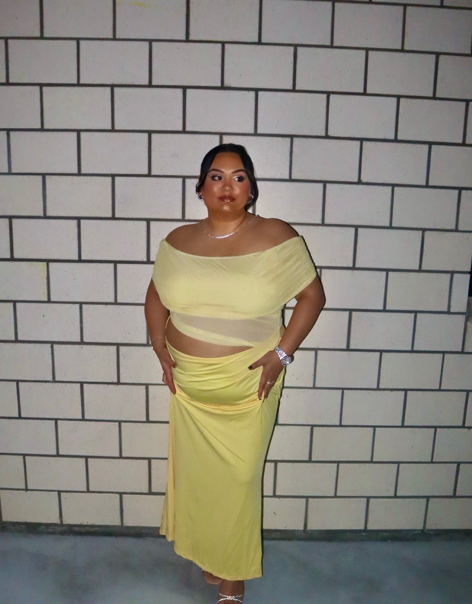 _chaaarde's tweet image. Sorry I’m late, I was throwing a fit 💛🌼🐝