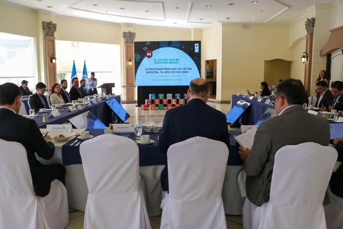 SEGEPLAN (@segeplan) on Twitter photo El Secretario Carlos Mendoza participó en el Encuentro de Alto Nivel: Desafíos del Desarrollo Humano en la Era de la IA, organizado por <a href="/PNUDGuatemala/">PNUD Guatemala</a> junto a actores clave del <a href="/GuatemalaGob/">Gobierno de Guatemala 🇬🇹</a>, sector privado y cooperación internacional. Un espacio para explorar cómo la El Secretario Carlos Mendoza participó en el Encuentro de Alto Nivel: Desafíos del Desarrollo Humano en la Era de la IA, organizado por <a href="/PNUDGuatemala/">PNUD Guatemala</a> junto a actores clave del <a href="/GuatemalaGob/">Gobierno de Guatemala 🇬🇹</a>, sector privado y cooperación internacional. Un espacio para explorar cómo la