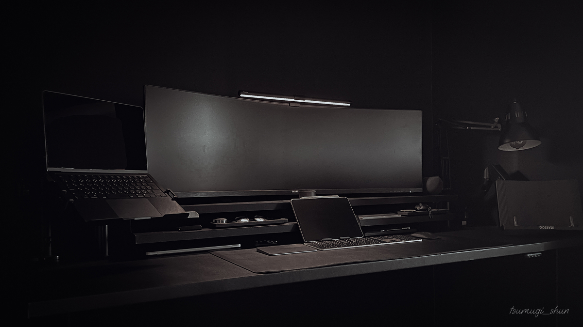 tsumugi_shun's tweet image. 昔、衝動的に作ったオールブラックデスク

#desksetup