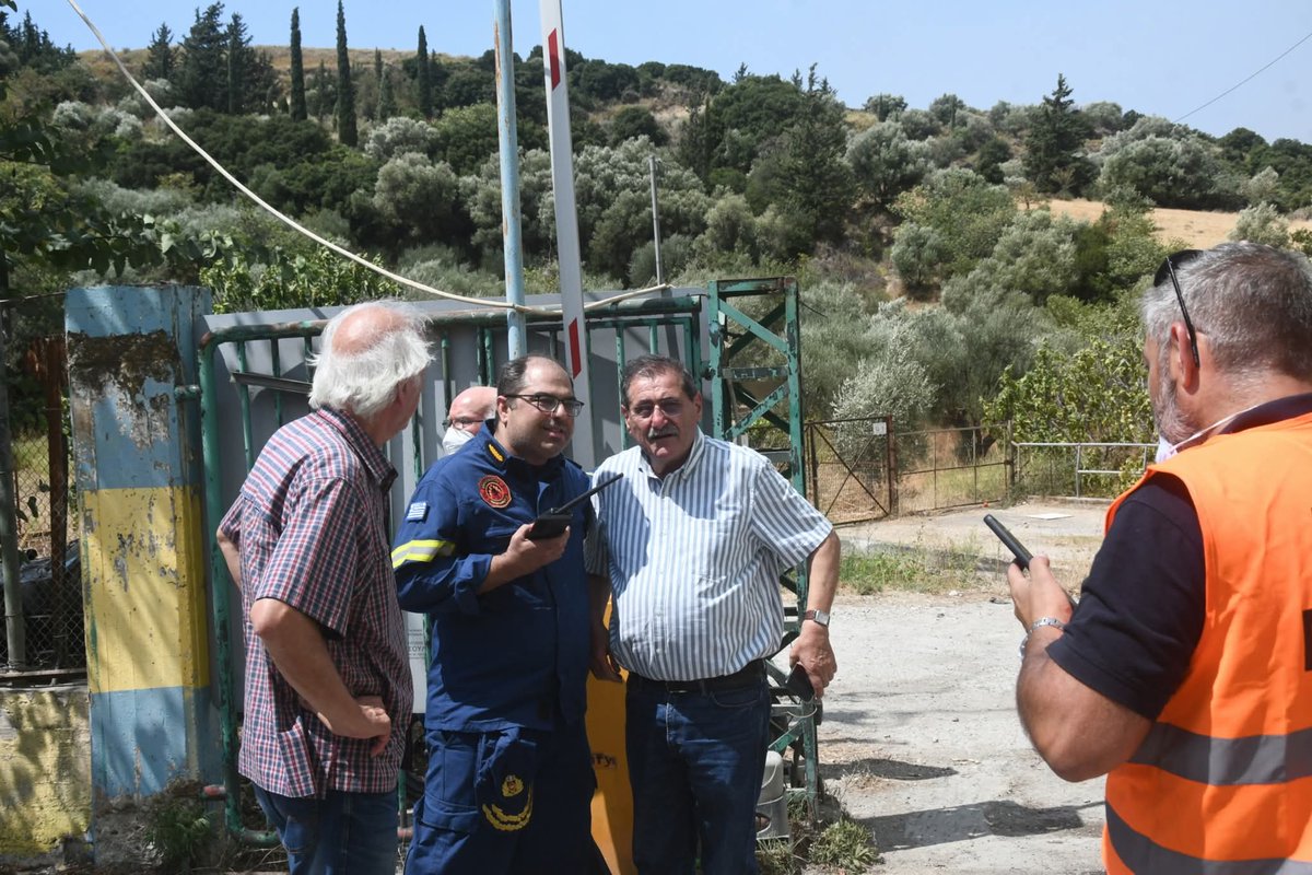 BilboBagg7's tweet photo. ⚠️AMBER ALERT
Εξαφανίστηκε ο περιφερειαρχης Δ.Ε. Ν.Φαρμάκης, ενώ η #Αχαΐα καίγεται.
Αν τον δείτε, ειδοποιήστε τον αγαπημένο του πρωθυπουργό.
Στα μέτωπα της #πυρκαγιά δεν φάνηκε. Μόνο ο Πελετιδης είναι νυχθημερόν με τους πυροσβέστες και τους εργαζόμενους του Δήμου.
#Φωτιες https://t.co/yhSCuOIi34