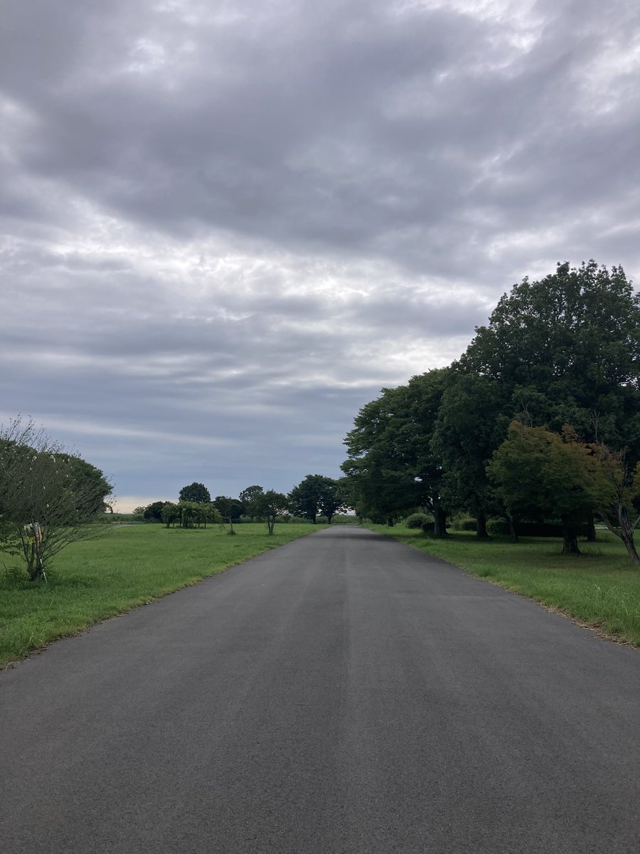 おはようございます！25℃☁️
今日は雨がパラつく時間もあるかもですが、ご利用には問題なし👍
🌤気温も上がりすぎない予報なので、外で運動するチャンスの日です😆