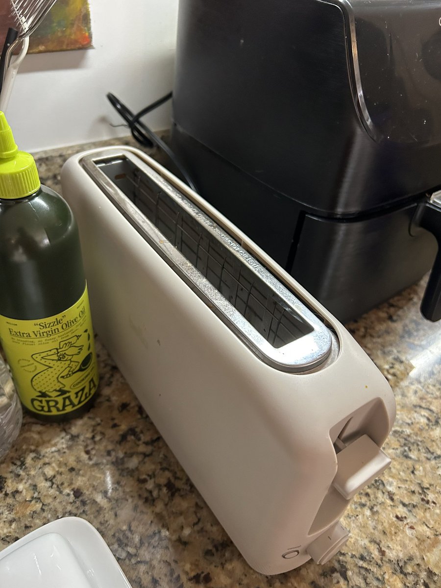 Ok so my mom has a foot long toaster?