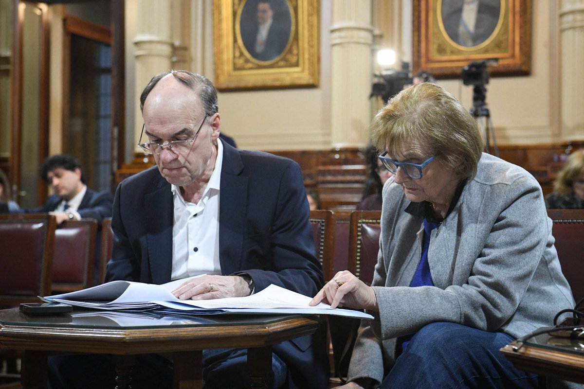 Se congregó la Comisión de Ciencia y Tecnología, en la que se pusieron a la firma proyectos de declaración y se realizó la presentación de la Mención de Honor al Valor Científico para el corriente año, que busca distinguir a exponentes de la ciencia argentina.