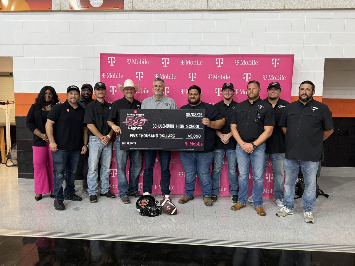 MrsCoachFerg's tweet photo. Congrats to @979Horns and @coach_ferg25 on winning 5K from @TMobile #FN5GL #Sweepstakes #979Horns #1T1F https://t.co/ZcJ4tUn0Hs