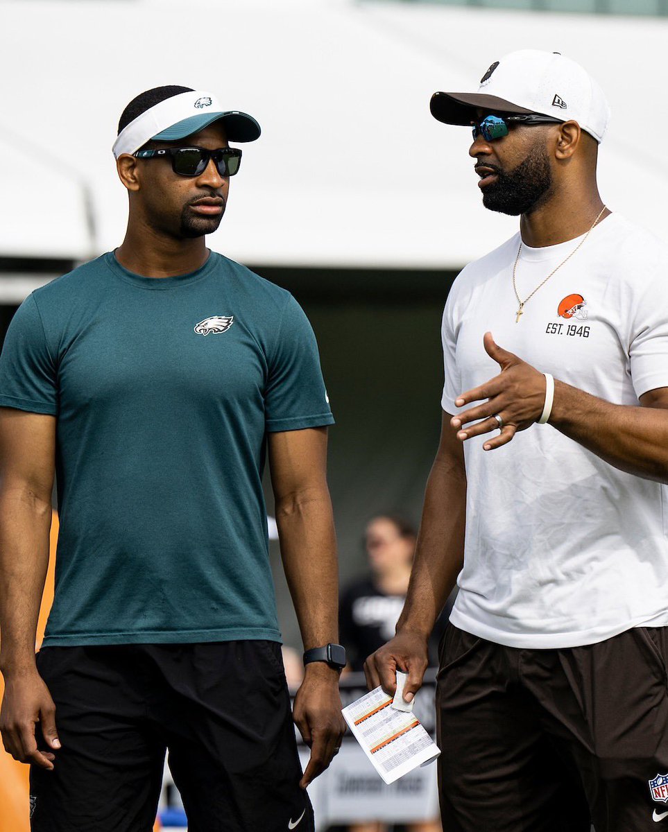 Seeing #Browns Andrew Berry beside his twin brother #Eagles Adam Berry is INSANE. 🤯