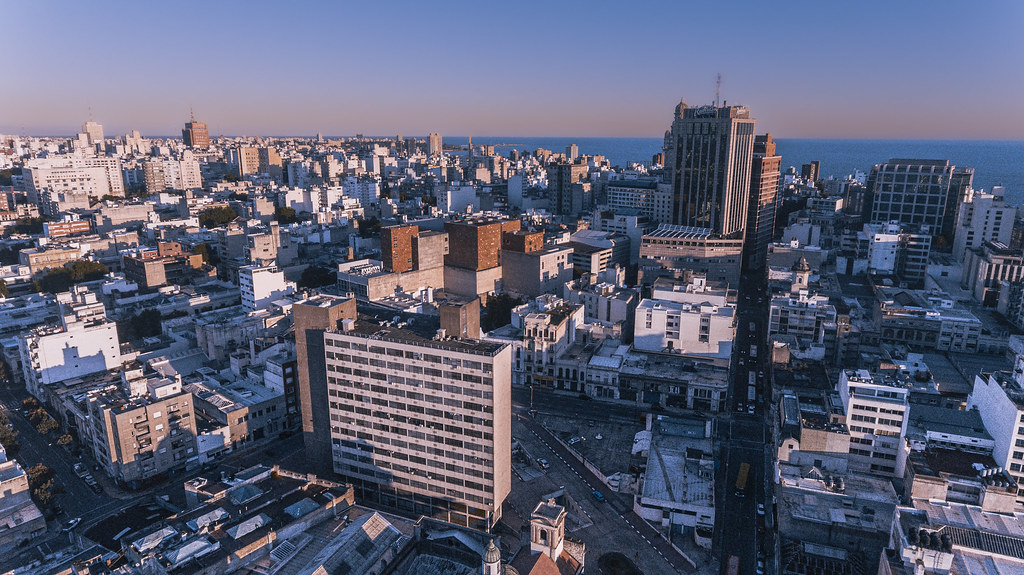 📢El BCU presentó un anteproyecto para regular a empresas de giro productivo que ofrezcan masivamente rentabilidad financiera.

Además, el Banco impulsa un enfoque integral de acciones para canalizar más ahorro hacia la inversión productiva de forma segura.

📄Más información 👉