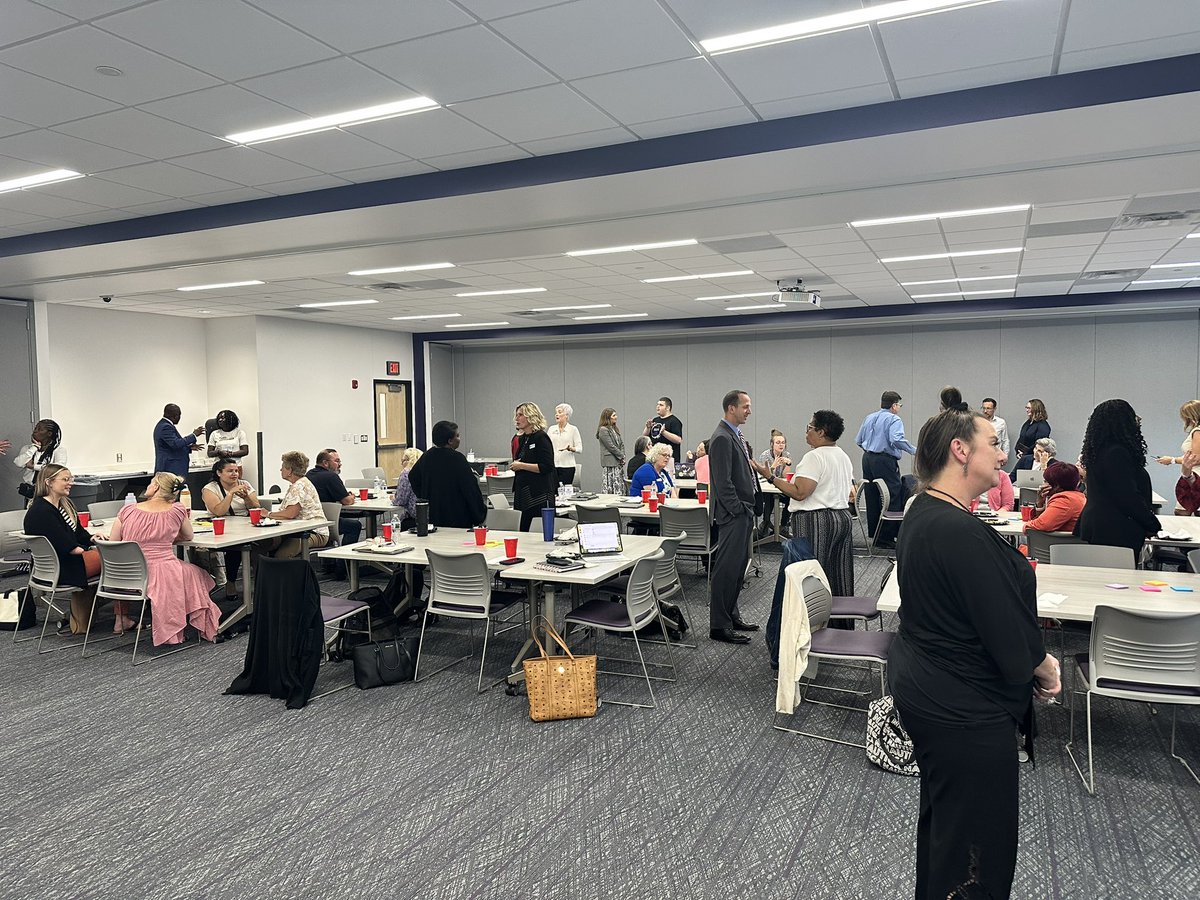 WayneTwpSuper's tweet image. This amazing group of @CtrEdEcon facilitators kicked off DSTW with #wearewayne stakeholders as we develop the Profile of a Wayne Learner for students in @WayneTwpSchools.  Makes @WayneTwpSuper very proud!!