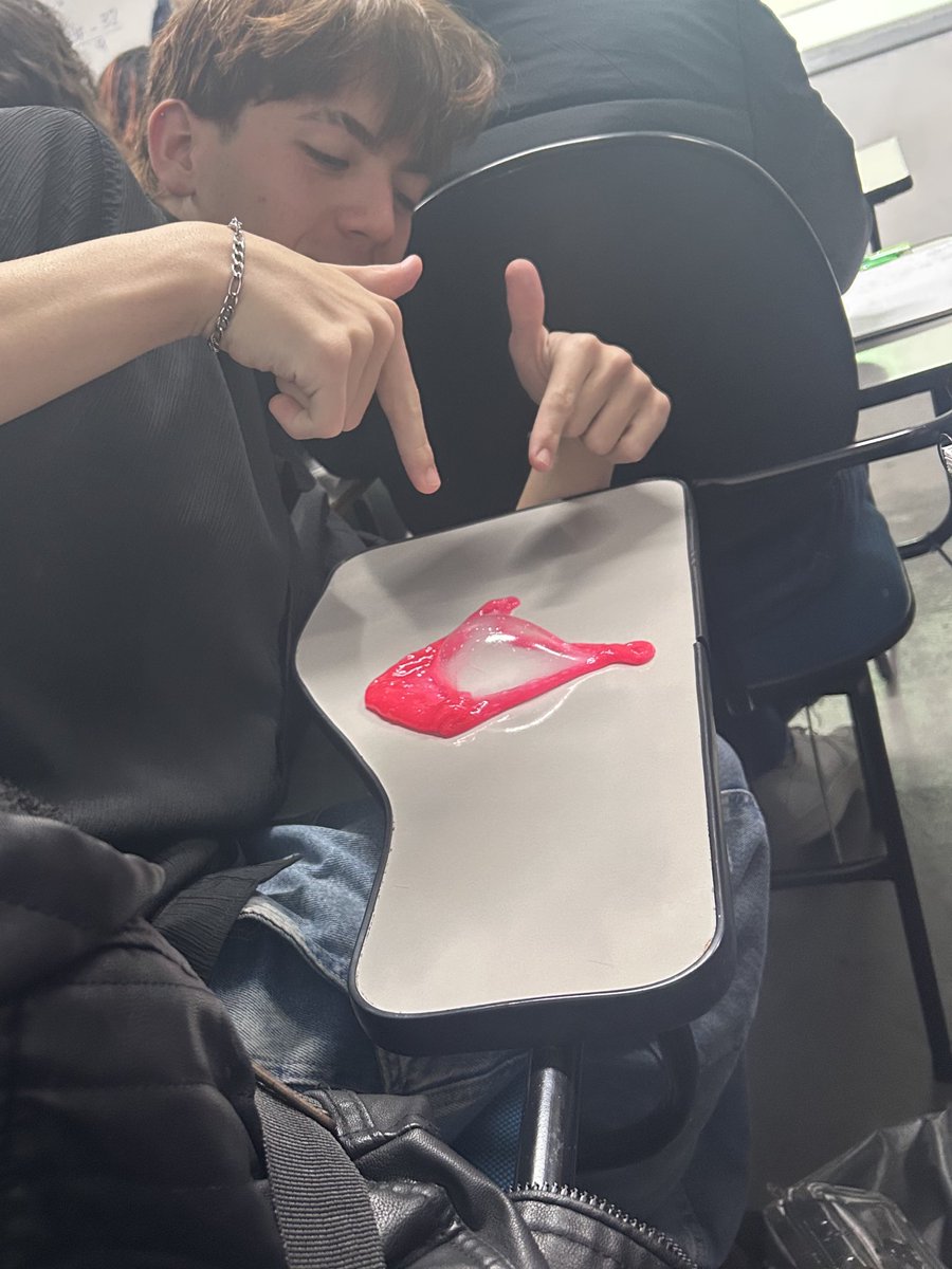 sergio_hoje's tweet photo. veio e brincou de slime! +1 ponto https://t.co/c75jZmHMxL