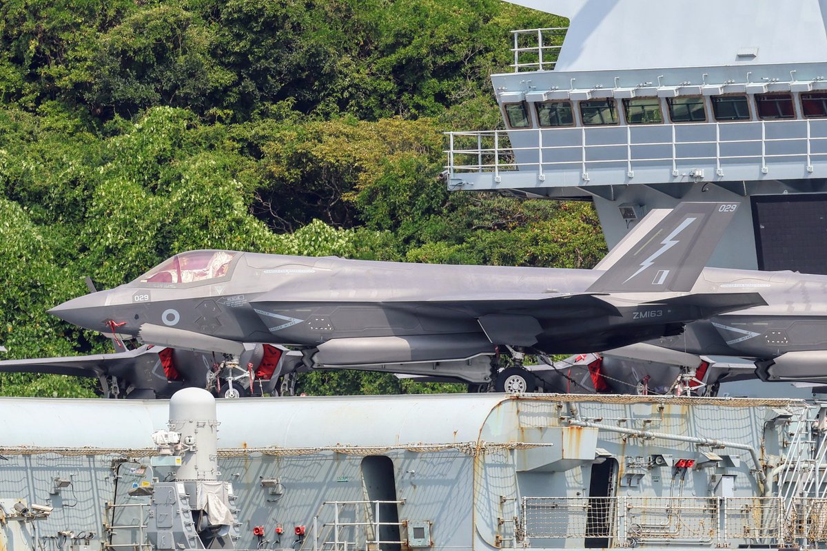 PoW見物 学生の頃は横須賀にちょくちょく来てたけど最近はかなり