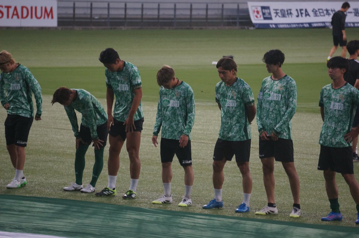 q1_lxg's tweet photo. 最近勝っても負けても引き分けても必ず下向いてる気がする。葛藤があるのかな。今年3回目の古巣戦お疲れ様でした
#宮原和也 #verdy #glampus https://t.co/vJvkuFJBoa