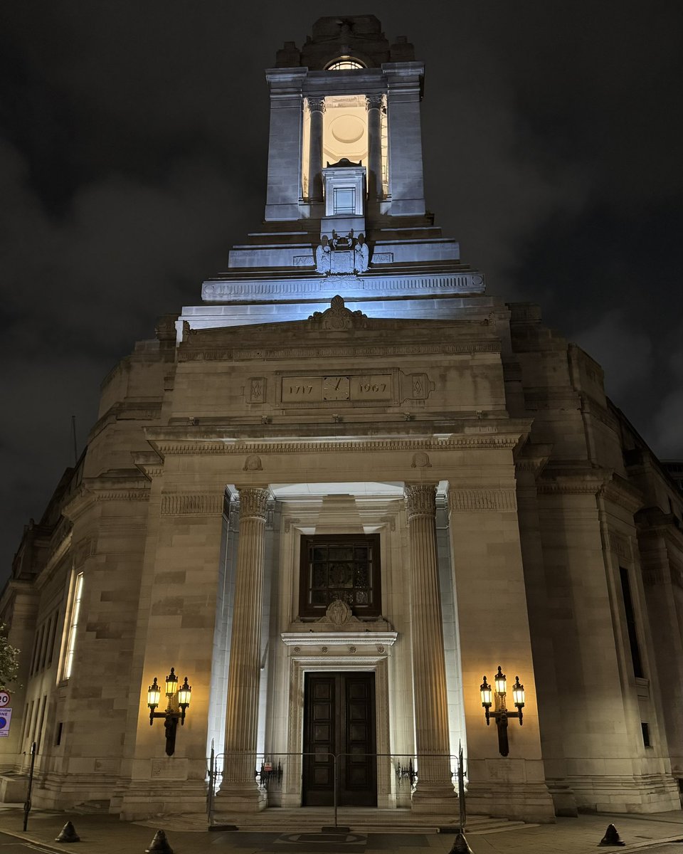 <a href="/FreemasonsHall/">Freemasons’ Hall</a> looking rather glorious this evening after a brilliant day working on Craftcast. <a href="/UGLE_GrandLodge/">United Grand Lodge of England</a>