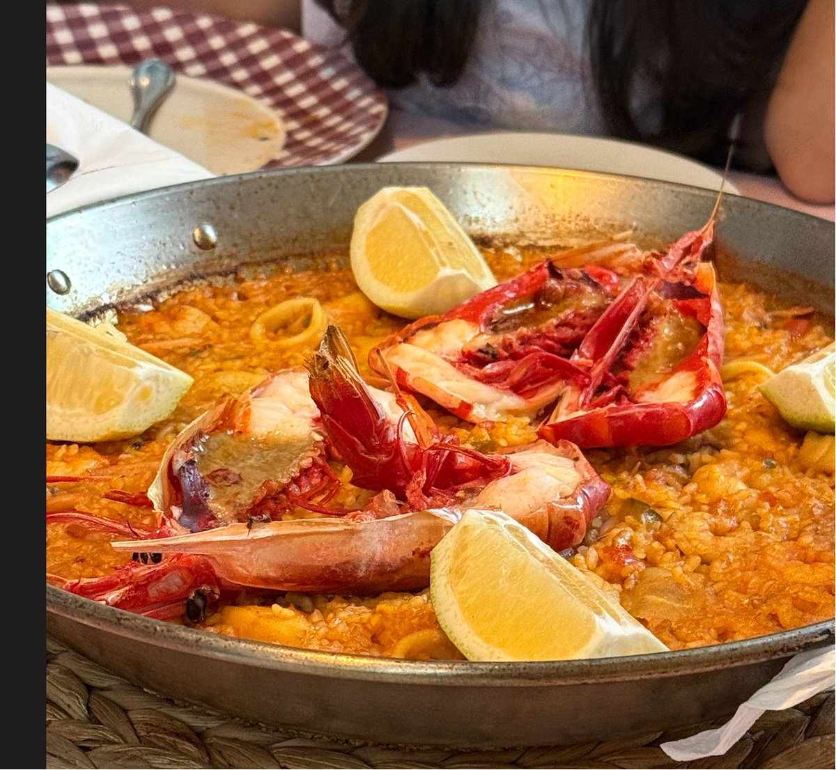 adj343's tweet image. 西班牙的8月是个很懒散的地方， PERFECT for late summer travel！