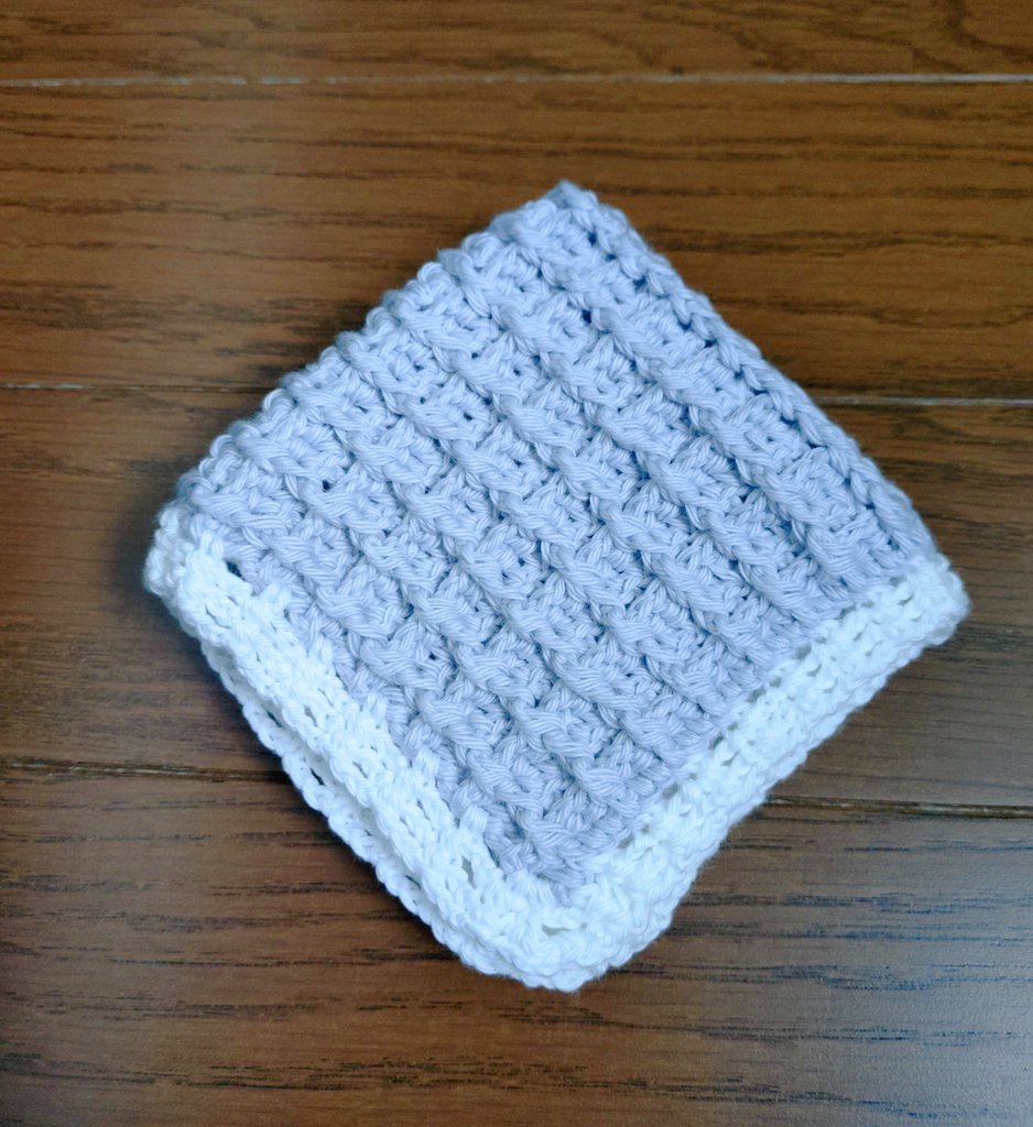 bluebell737's tweet photo. ジレの息抜きに #ニッタオル
ワッフル模様、初めて編みました🧶
グレー✕白の優しい色合いも好き🤩
#手編みのハンカチknitowel101
#marshell さん著 https://t.co/RXNMI6ryUt