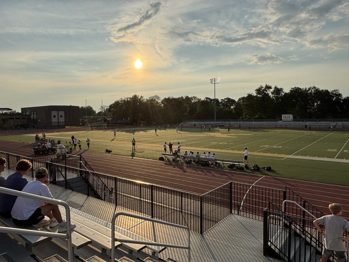 Beautiful night for <a href="/duPontManual/">duPont Manual HS</a> soccer! Go Rams, beat X! <a href="/ManualAthletics/">Manual Athletics</a>
