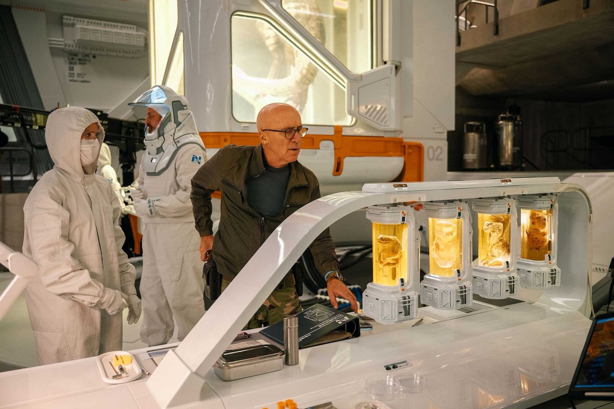 As someone who has worked in a lab doing genetics research 

The 2015 Jurassic World lab looks like a real lab with scientists wearing real PPE + real equipment w/ some high-tech embellishments

The 2010 lab in Rebirth looks like a Sci-fi spaceship with spacesuits and fake tech