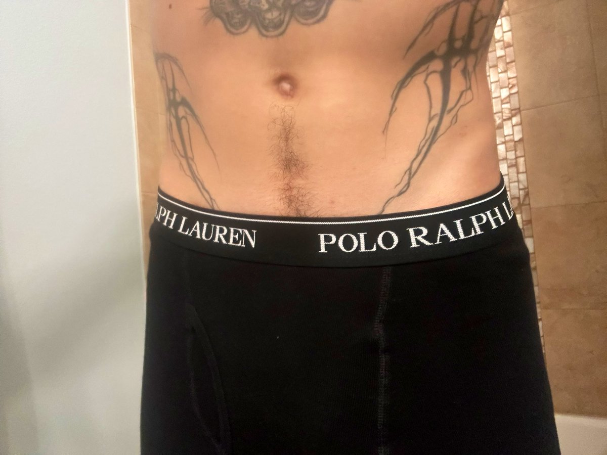 Marc3loSalvador's tweet photo. tummy tuesday #itstuesdaysomewhere (irl friends keep scrolling) https://t.co/nqGU5PYKN7