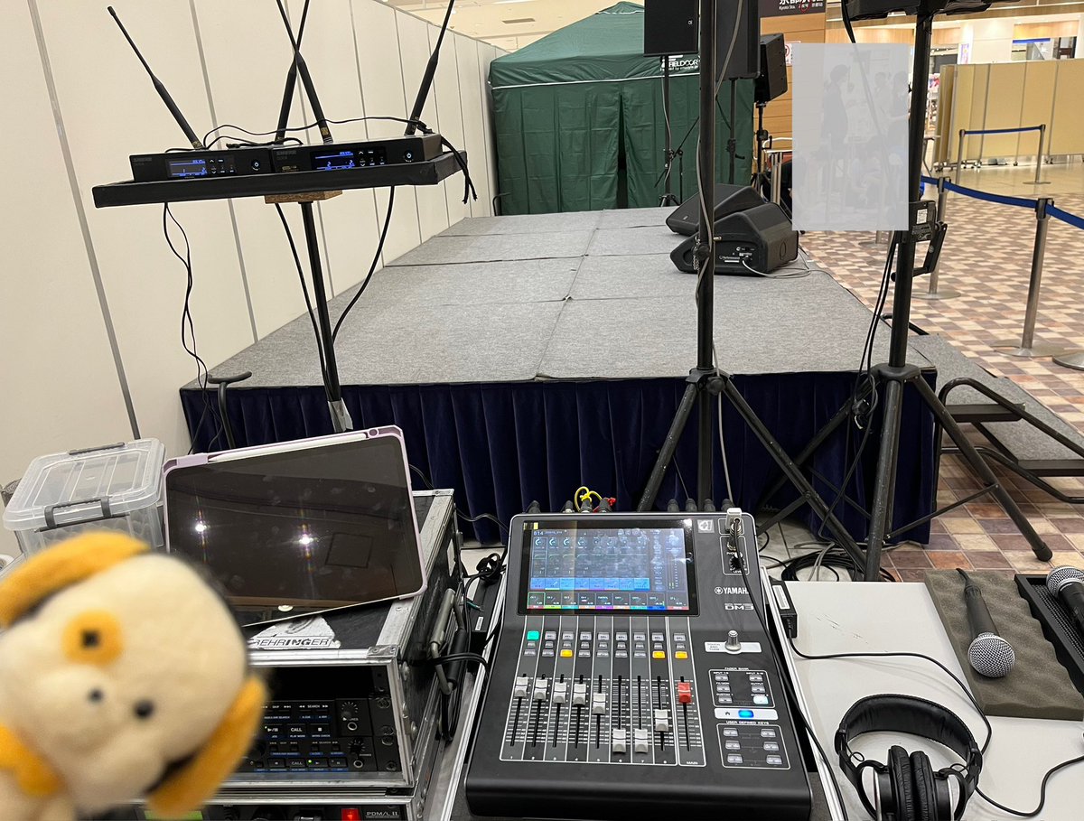 info_p1c's tweet photo. おはよう🐾
少し前にショッピングモール内で
アーティストのミニライブをしたよ♪
すっごく盛り上がったし楽しかった❣️
#音響
#BOSE_F1
#マイクスタンドに付けられる置き台って結構便利だね https://t.co/QXG3VEy6Kj