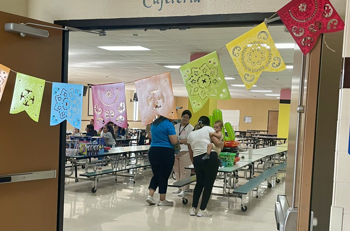 It’s family night <a href="/jlsambrano/">Sambrano Wildcats</a> ! 
The awesome campus team <a href="/BgcElpaso/">Boys & Girls Clubs of El Paso</a> leads the fun with some Lotería for kids in the club and their family.