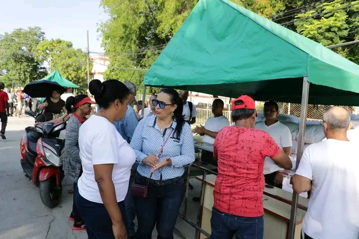 YudelkisOrtizB's tweet photo. Fecha memorable para los  cubanos es este 13 de agosto cuando vio la luz un líder,el nuestro,el de #Cuba y del mundo #Fidel . 
En #ProvinciaGranma ha sido motivación para organizar actividades de recordación, de compromiso y juramento de lealtad a él y a nuestro inmenso pueblo. https://t.co/2AttUr28Jd
