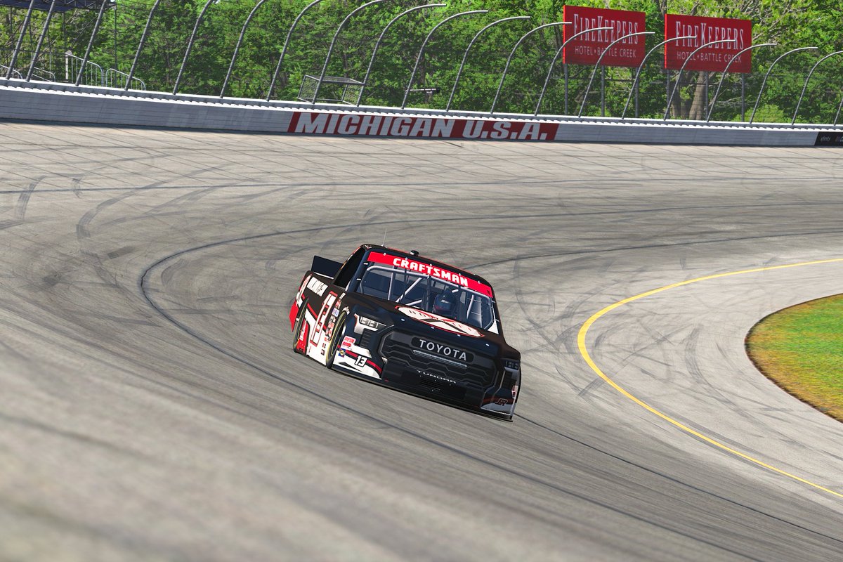 We are in final preparations to go on tonight at Michigan for the Outlaws Sim Series!!

Watch the race live on the Sim Racing Media YouTube Channel.

youtube.com/live/YckDVHrPl…