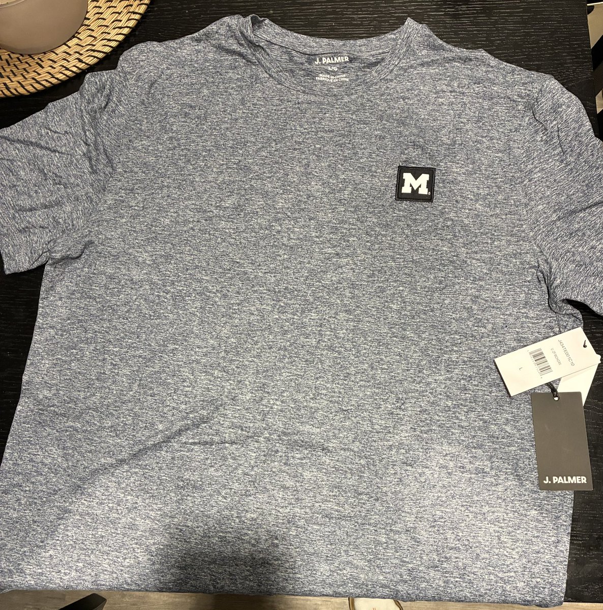 ceej2712's tweet photo. @FanaticsSupport @JessePalmerTV  what’s going on with this “blue” shirt that I ordered? https://t.co/ZYEoa8oeFg