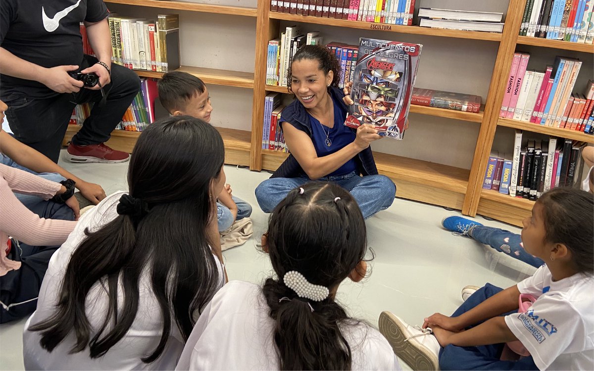 EmilyVeraA_'s tweet photo. 🎨 #NiñosAgentesDeCambio | Visitamos la @uartesec y vivimos una jornada llena de arte, juego y descubrimiento.
Los niños exploraron la biblioteca, pintaron, resolvieron pistas y soñaron en grande. 🌟
Gracias #UArtes por abrir sus puertas y sembrar inspiración.
Esto es construir futuro. 💙✨

@aquilesalvarez 
@taticoronelf 
@FernandCornejoV 
#NiñosAgentesDeCambio
#InfanciaConFuturo #ConstruyendoLaCiudadDeTodos #GuayaquilConDignidad