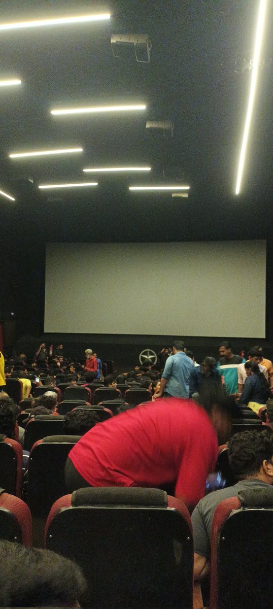 imkrishnadileep's tweet image. Waiting for Thalaivar Dharsanam
#CoolieFDFS