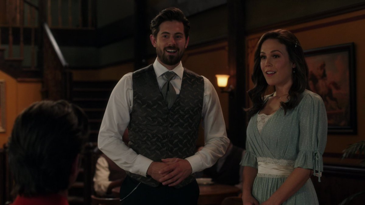 While Lucas was dealing with matters important to her precious town she was brazenly chatting up her affair partner in his establishment for everyone to see.

#HoesBeHoeing #JusticeForLucas #ConstableSideChick