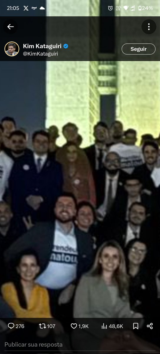 eduardor2cot's tweet photo. @KimKataguiri @MBLivre A qualidade da imagem é tão boa que a moça aqui parece aqueles cartazes de papelão que fica pra gente tirar foto. https://t.co/ujn0SOhbO4