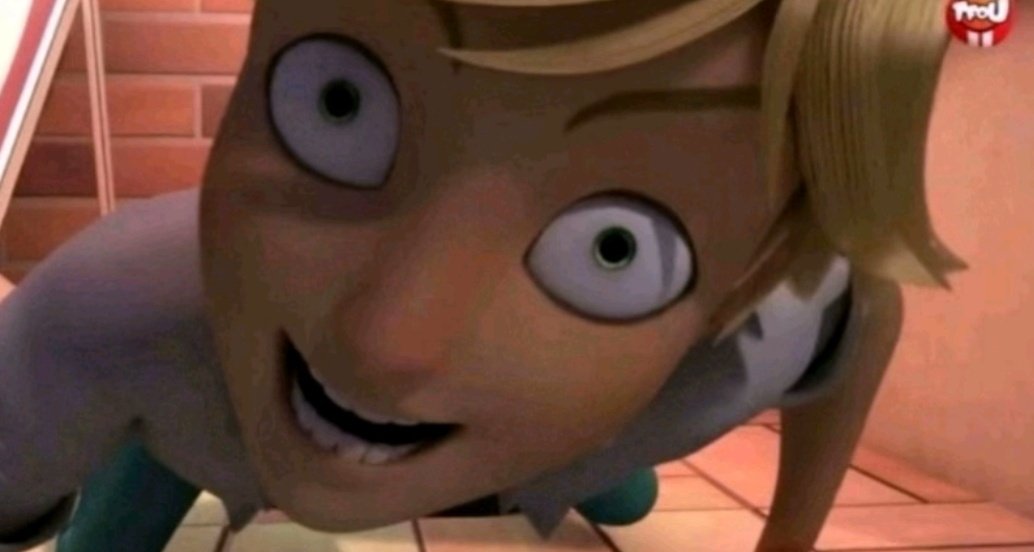 Taylor yendo a decirle "de forma muy normal" a Travis que ya recuperó sus masters: