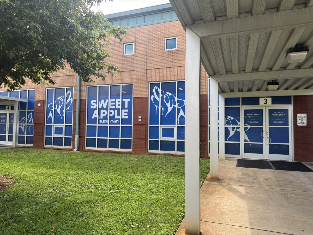 The tinting on SAE’s cafeteria looks amazing! <a href="/SweetAppleES/">Sweet Apple Elem</a> <a href="/andylallison/">Andy L. Allison</a> <a href="/FultonCoSchools/">FultonCountySchools</a> <a href="/FultonZone5/">Angela Parham</a>