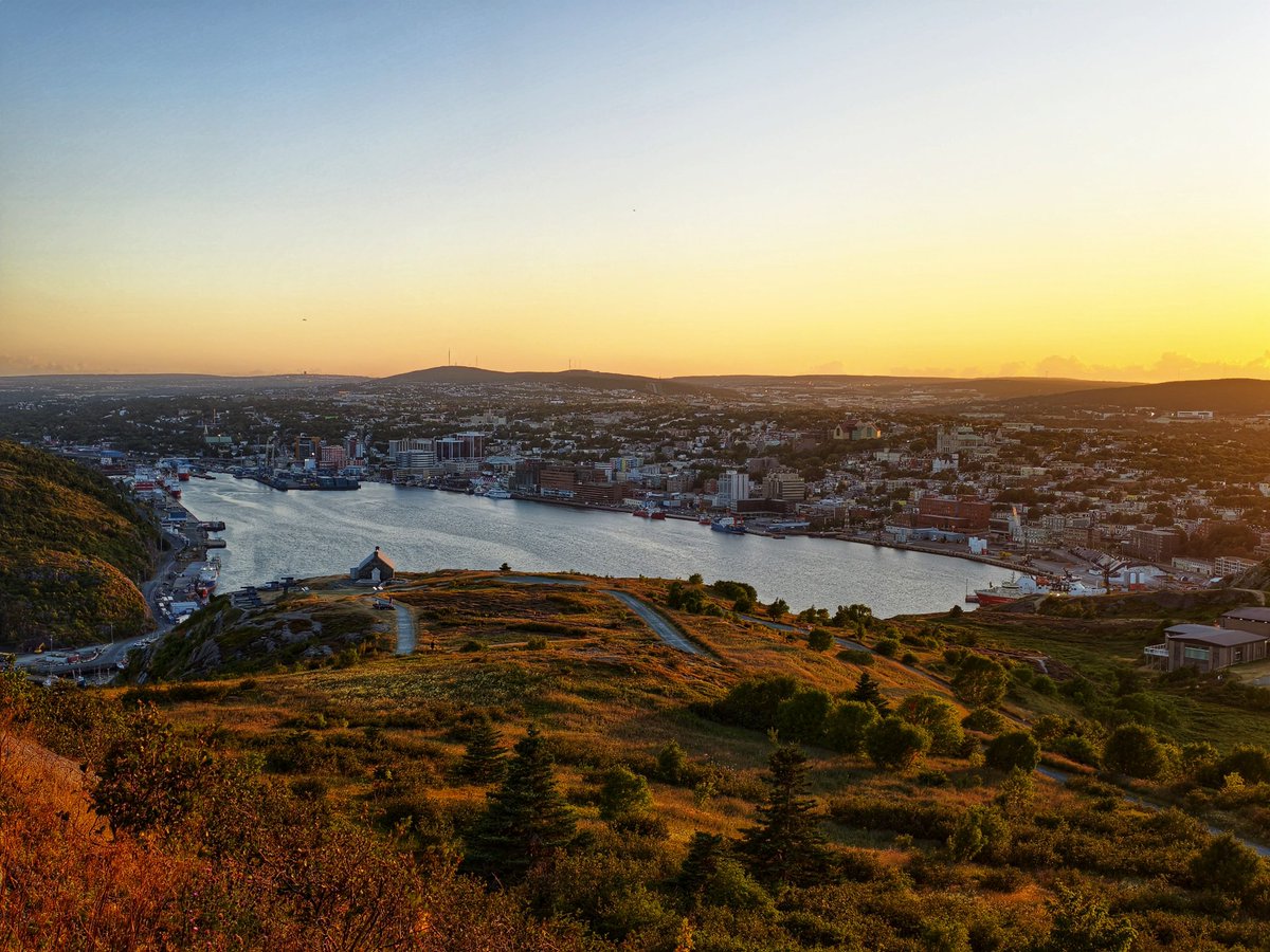 NLPhotoLover21's tweet image. Golden Hour from Signal Hill this evening ♥️ Thankful to see clear skies instead of haze and smoke. And so very grateful for the hero firefighters, police, volunteers and pilots who are trying to keep the wildfires at bay. #newfoundlandandlabrador #ShareYourWeather #yyt