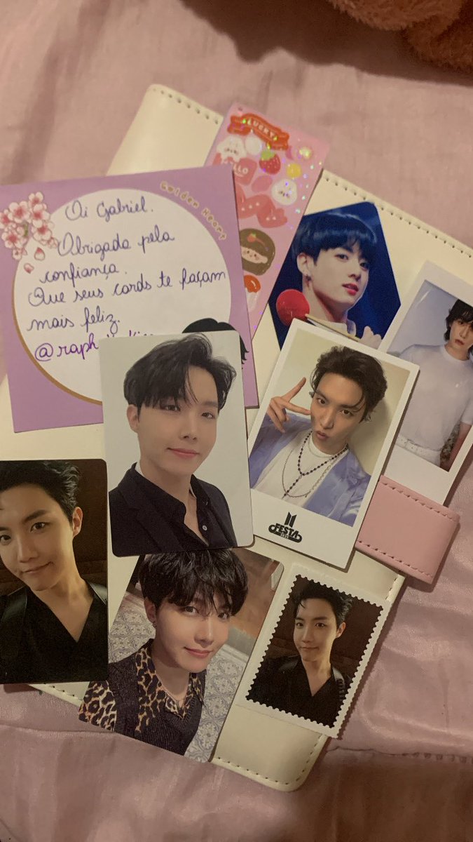 ╰┈ ⋆ feedback mega positivo para a rapha (<a href="/raphakookiez/">rapha</a>) que me vendeu esses hoseok lindíssimos! Foi super transparente durante todo o processo, sempre ativa para sanar qualquer dúvida e um amor 💗