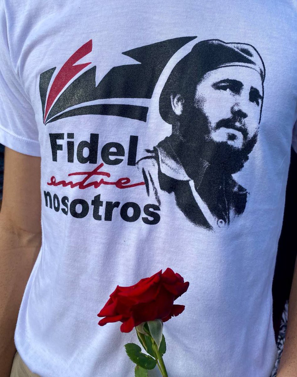 #ACNreporta 
💭 Los jóvenes camagüeyanos conmemoraron hoy los 99 años del natalicio del líder histórico de la Revolución cubana Fidel Castro Ruz, durante una ruta que los llevó a diferentes instituciones visitadas por el Comandante en Jefe, en esta ciudad.
