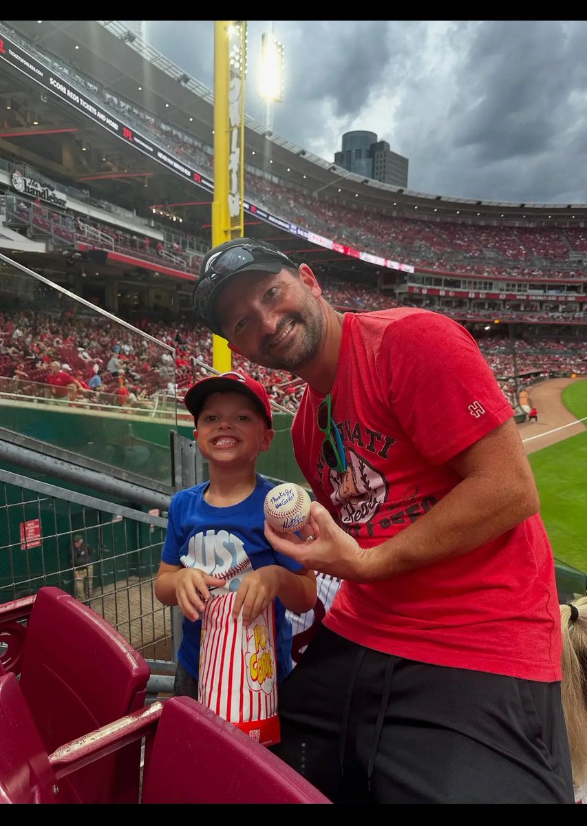 BrentV1982's tweet photo. Thanks for the signed ball Matt, hope the cards landed a hit! @TheCardLifeTV https://t.co/K1cLwZURZ2