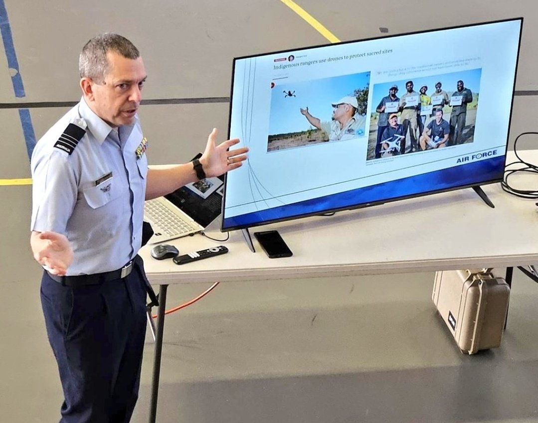 keirinjoyce's tweet photo. A real pleasure to brief the #NextGen of the #CASG Grad Program on #YourADF #UAS/#drone programs; And demo @DefenceAust #DroneRacing; In #NationalScienceWeek #NSWk!!!
Thanks to Drew, #JohnnyG and #JustInTime for their time to demo!
@AusAirForce @AAUS_Live @SEAC_ADF @ChiefAusArmy https://t.co/PJWlmZW309