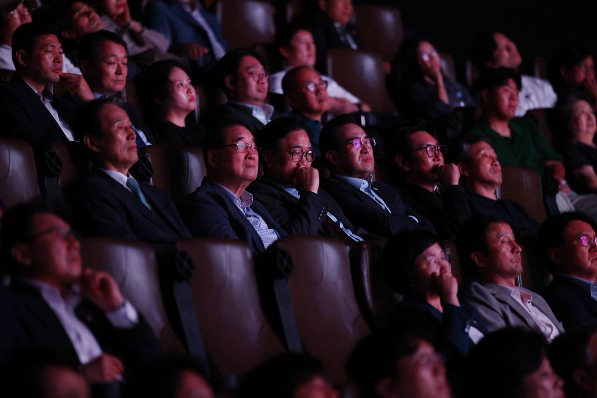 <영화 "독립군", 100년 전 독립군의 역사가 살아 숨쉽니다>

영화 <독립군>은 한 시대를 온전히 바쳐 조국의 독립을 위해 싸웠던 홍범도 장군의 삶과 뜻을 다시 우리에게 보여줍니다.

저는 이종찬 이사장님에 이어 2기 홍범도 장군 기념사업회 이사장을 맡았습니다. 특히, 카자흐스탄에서 홍범도