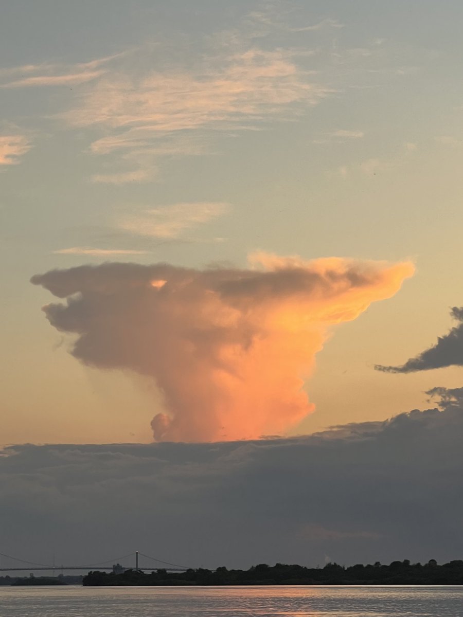 Weird ass clouds tonight