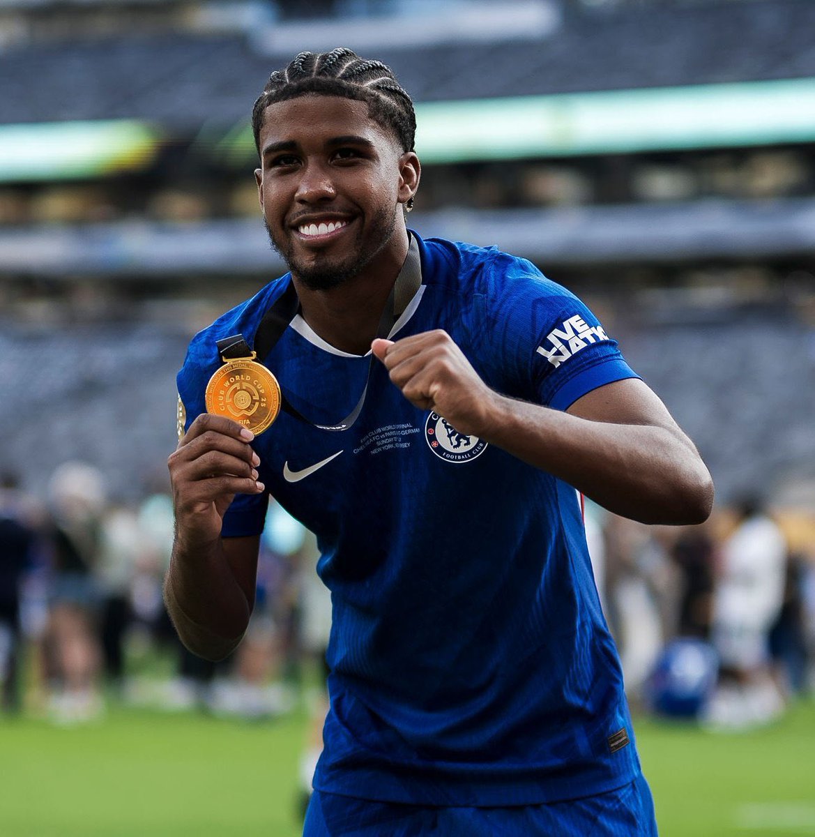 CFCPys's tweet photo. Andrey Santos is not up for sale and absolutely cannot leave on loan, despite some reports between Andrey and Juventus. Chelsea have a huge valuation for this player and he is considered important part of next season. It would take an ‘out of market figure’ to sign him. (@FabrizioRomano) #CFC