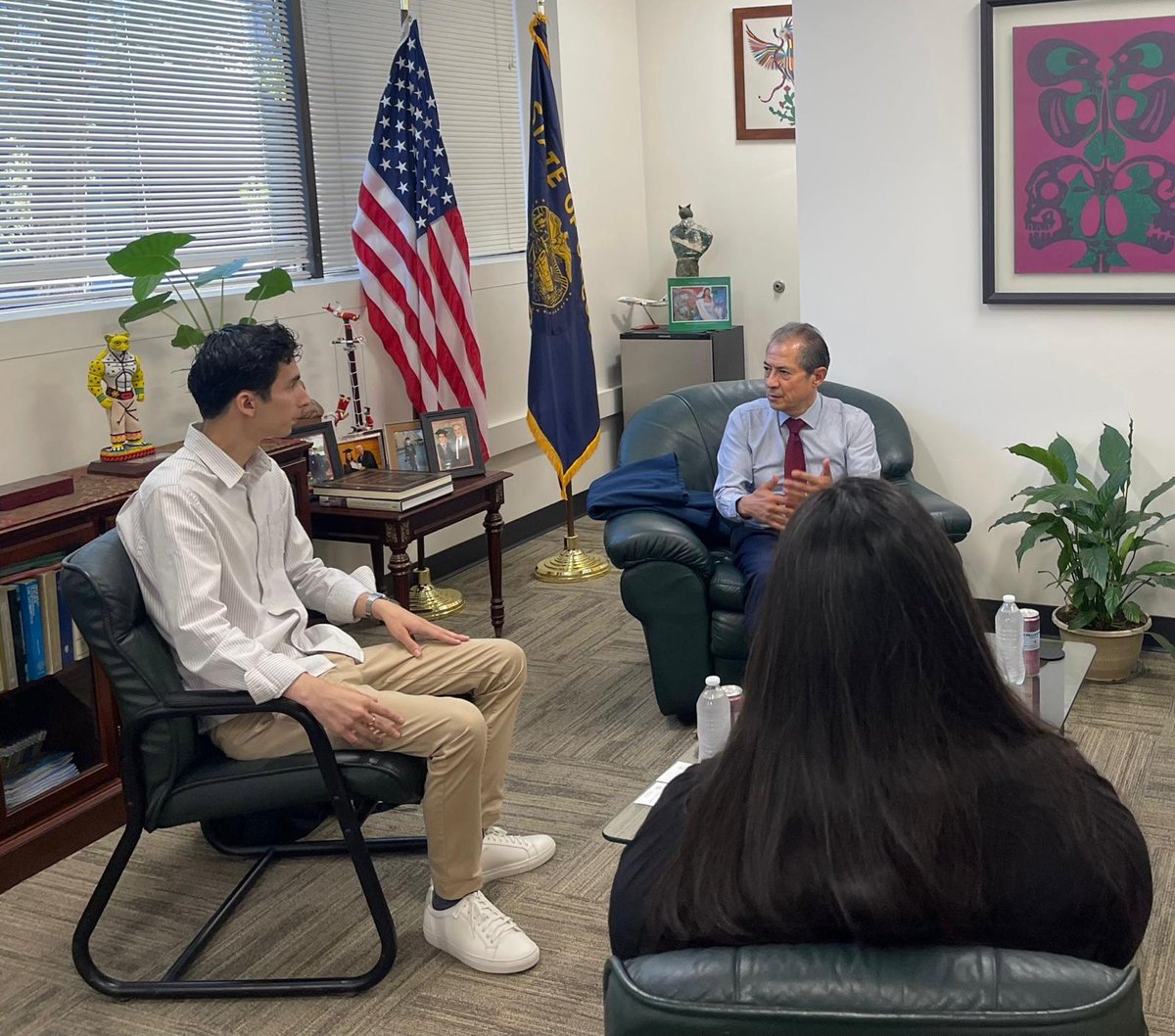Carlos Quesnel (@quesnelc) on Twitter photo Recibimos hoy en <a href="/ConsulMexPot/">ConsulMex Portland</a> la grata visita de Andrés Sánchez, Ejecutivo de Desarrollo de Negocios de la Comisión de Desarrollo Industrial de Mexicali mexicaliedc.com, ciudad en crecimiento a lo largo de la frontera entre🇲🇽y🇺🇸 #ImpulsoEconómicoLocal #InvierteEnMexicali Recibimos hoy en <a href="/ConsulMexPot/">ConsulMex Portland</a> la grata visita de Andrés Sánchez, Ejecutivo de Desarrollo de Negocios de la Comisión de Desarrollo Industrial de Mexicali mexicaliedc.com, ciudad en crecimiento a lo largo de la frontera entre🇲🇽y🇺🇸 #ImpulsoEconómicoLocal #InvierteEnMexicali