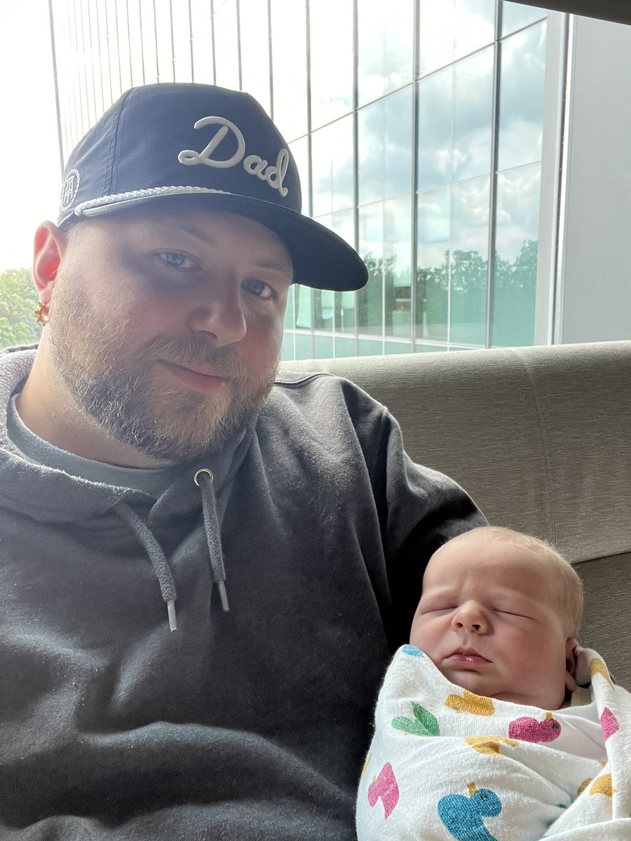 2nd Son Finnegan was born yesterday

9lbs 10ozs

Thank you god for a smooth operation, this has been a blessing

Another gamer to the family ❤️