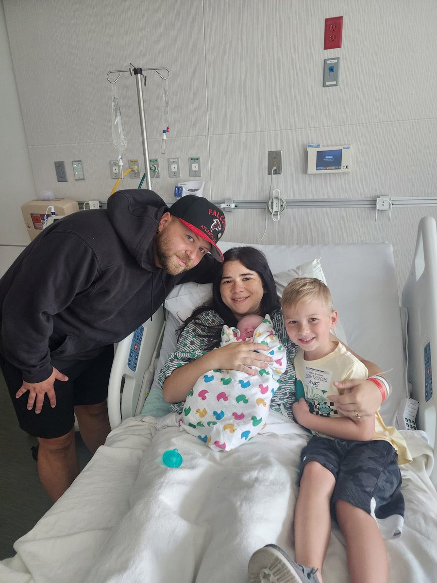 YouLoveNicktana's tweet photo. 2nd Son Finnegan was born yesterday

9lbs 10ozs

Thank you god for a smooth operation, this has been a blessing

Another gamer to the family ❤️ https://t.co/hxY7LrFG0I