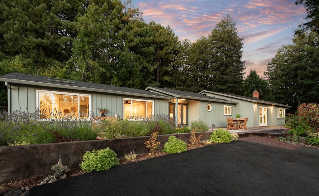 CorcoranIcon's tweet photo. Perched atop a tranquil ridge in Sebastopol, this enchanting 4+ acre estate feels like a world apart, yet is just minutes from Occidental’s charm. Stroll through redwood groves, sunlit meadows, and lush gardens as a gated entrance welcomes you home. https://t.co/dnzV408RCV https://t.co/Py9HmdePT5