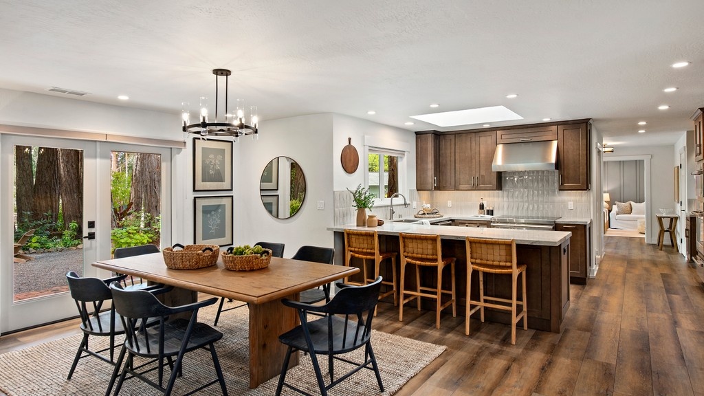 Perched atop a tranquil ridge in Sebastopol, this enchanting 4+ acre estate feels like a world apart, yet is just minutes from Occidental’s charm. Stroll through redwood groves, sunlit meadows, and lush gardens as a gated entrance welcomes you home. corcoranicon.com/listing/CA/Seb…