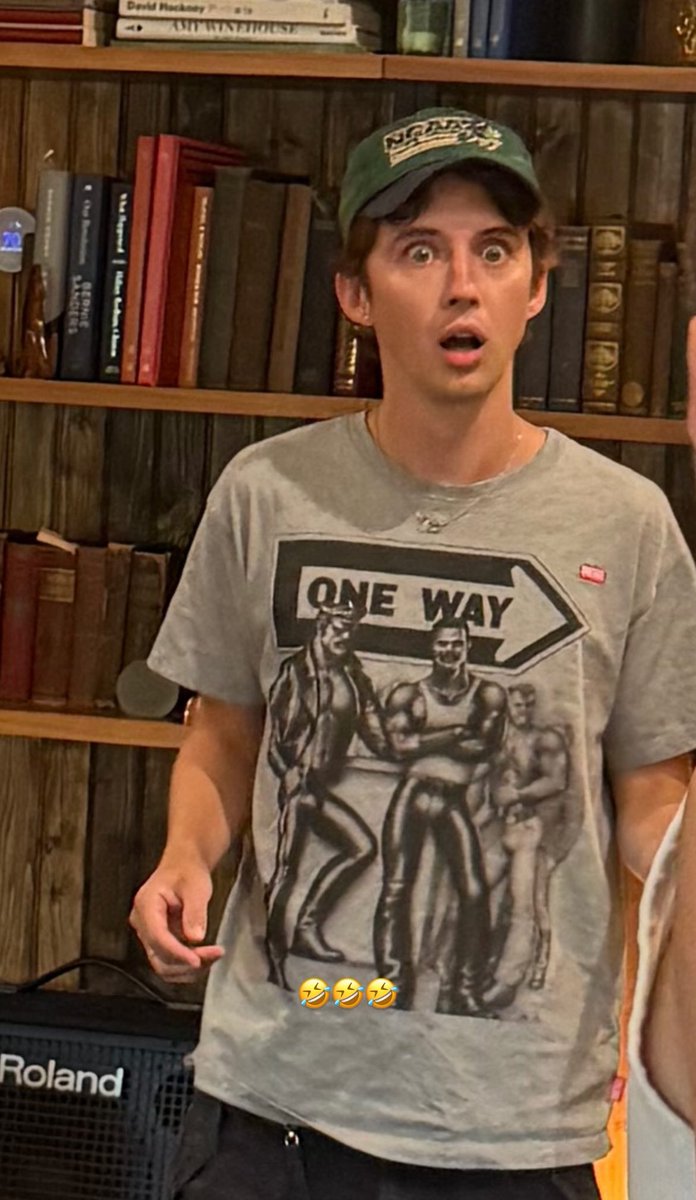 Troye is currently recording his next album in the studio, with Styalz Fuego and Leland 👀

“album mode”