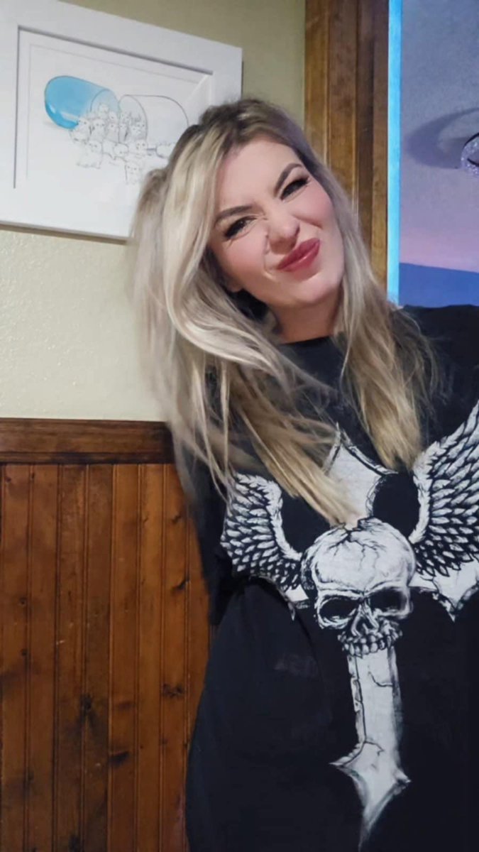 Live. Twitch.tv/katgunn