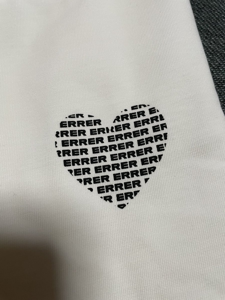 mofumofu_yuuri's tweet photo. わぁ〜い届いた❣️
生地もしっかりしてるし、
着心地さらさら
デザイン可愛い🩷
ジュン君ありがとう😊
#アパレル
#ERRER
#先行販売 https://t.co/7A8rQTFmDf
