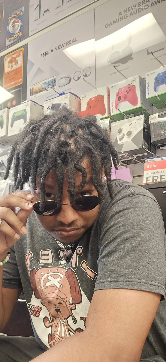 Simply Alex tweet media