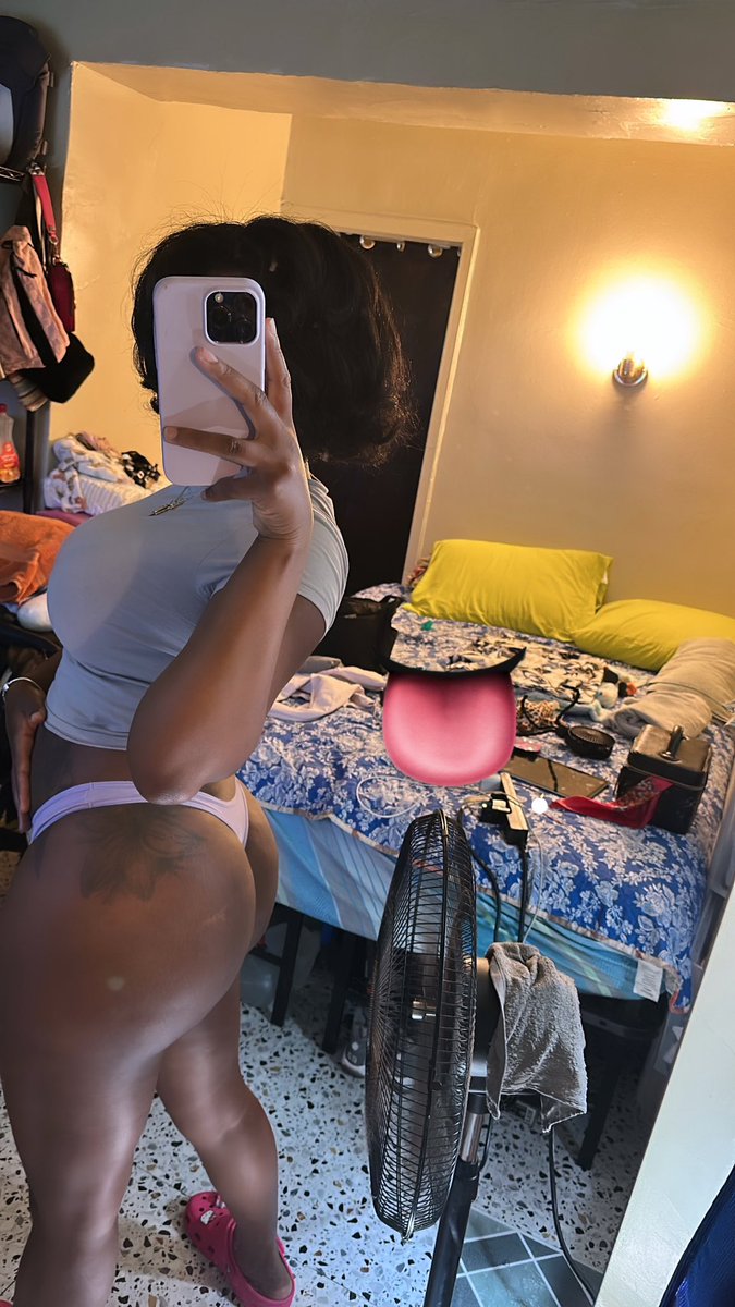 prettyasslayyy's tweet photo. 👅👅👅👅 https://t.co/JLf09tqMHR