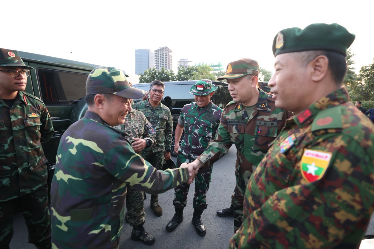The Ministry of National Defence of the Kingdom of Cambodia, on Thursday, 14 August 2025, has coordinated the Interim Observer Team (IOT) led by COL NAZLEE BIN ABDUL RAHIM, Defence Attaché of Malaysia to Cambodia, comprising representatives from 6 countries (Brunei, Indonesia,